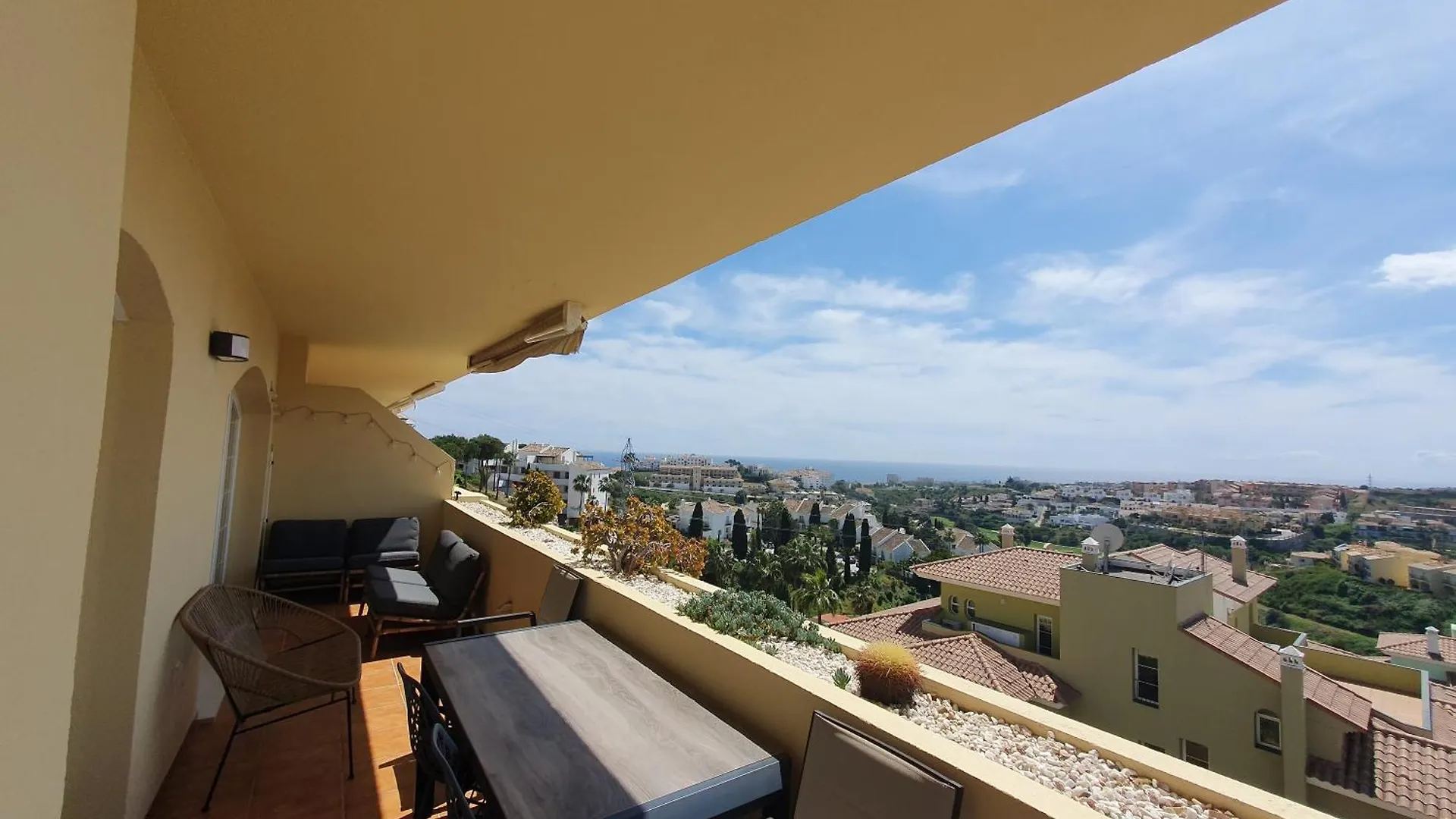 Fantastic Apartment With Stunning Sea & Golf Views Sitio de Calahonda